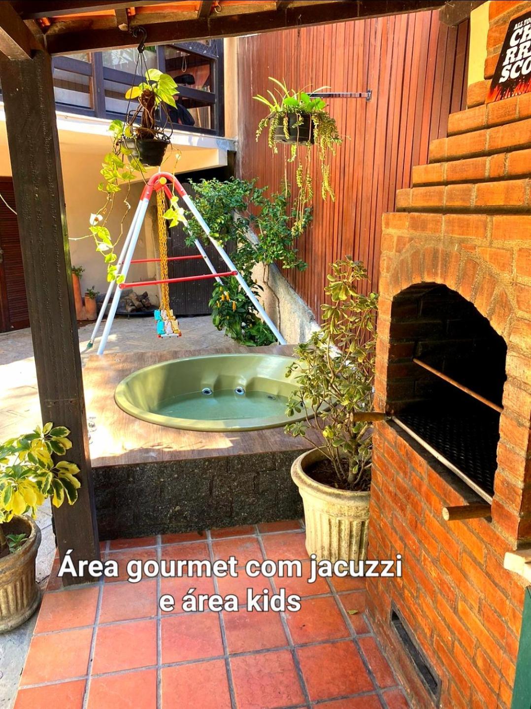 Aconchego De Itaipava - Casa De 3 Quartos, Equipada, Area Kids, Jacuzzi, Pet Friendly, Churrasqueira, Em Meio A Natureza E Proximo Ao Centro Do Bairro