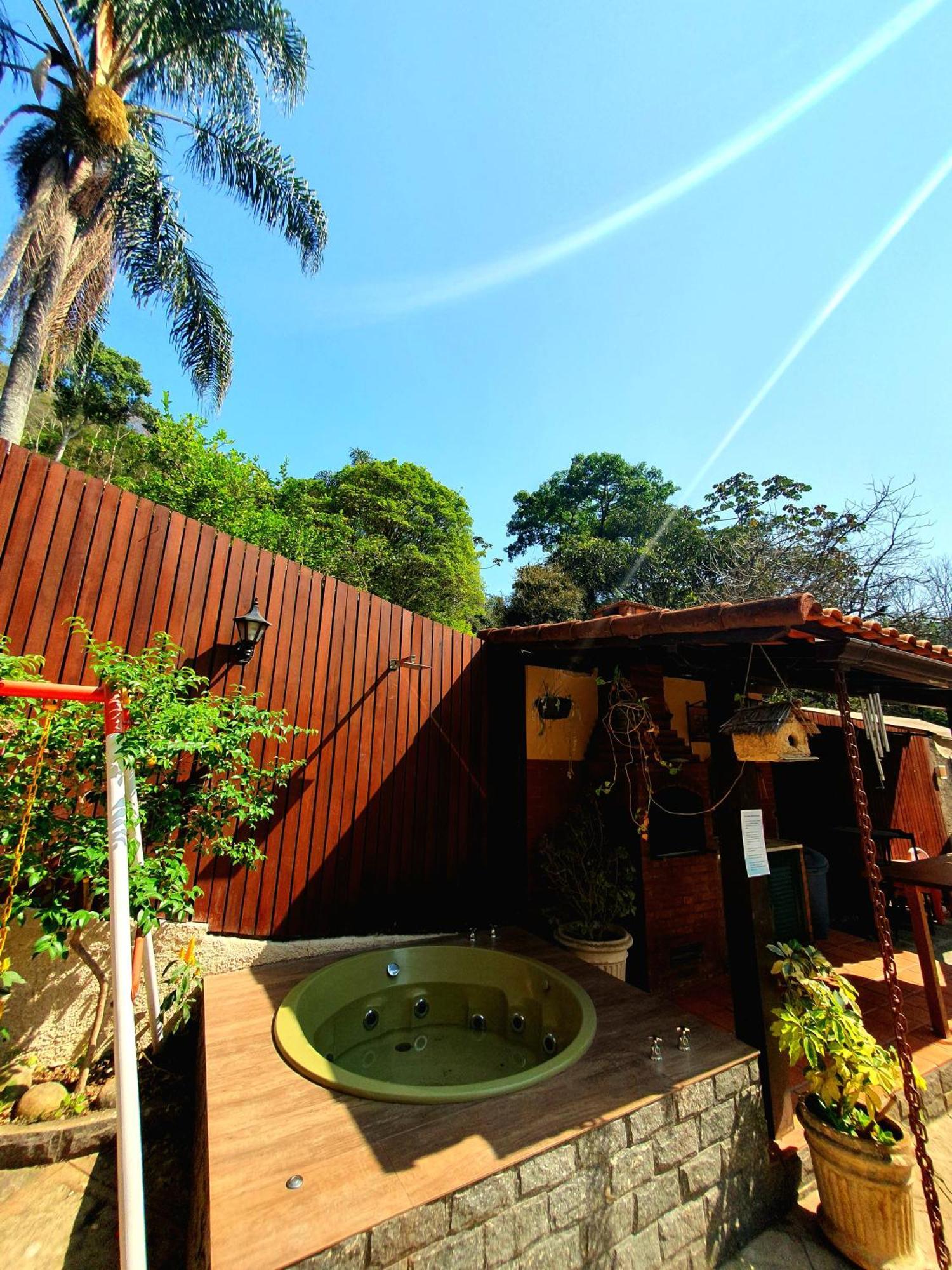 Aconchego De Itaipava - Casa De 3 Quartos, Equipada, Area Kids, Jacuzzi, Pet Friendly, Churrasqueira, Em Meio A Natureza E Proximo Ao Centro Do Bairro Petrópolis