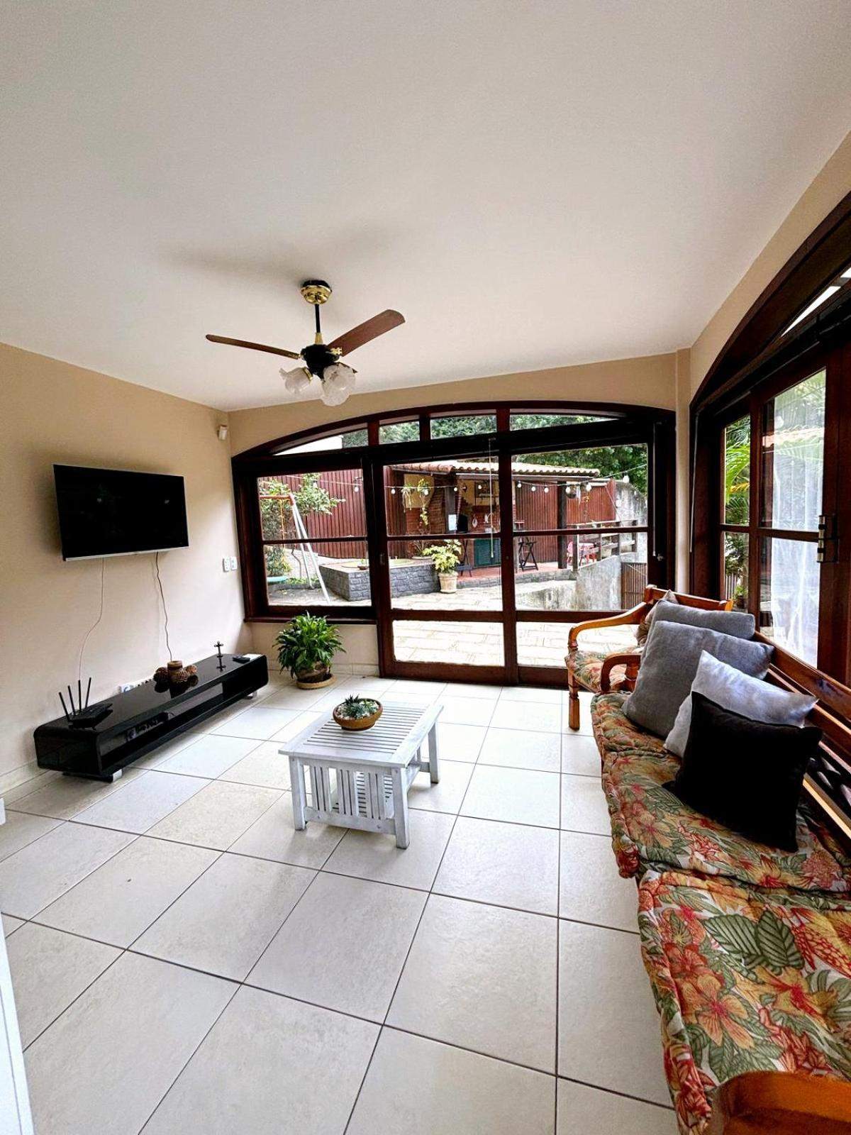Aconchego De Itaipava - Casa De 3 Quartos, Equipada, Area Kids, Jacuzzi, Pet Friendly, Churrasqueira, Em Meio A Natureza E Proximo Ao Centro Do Bairro Petrópolis