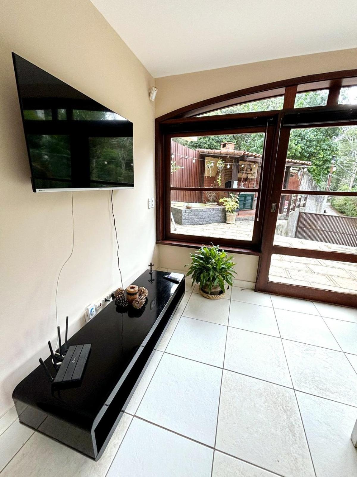 Aconchego De Itaipava - Casa De 3 Quartos, Equipada, Area Kids, Jacuzzi, Pet Friendly, Churrasqueira, Em Meio A Natureza E Proximo Ao Centro Do Bairro